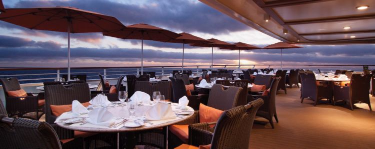 marina-terrace-cafe-patio-750w